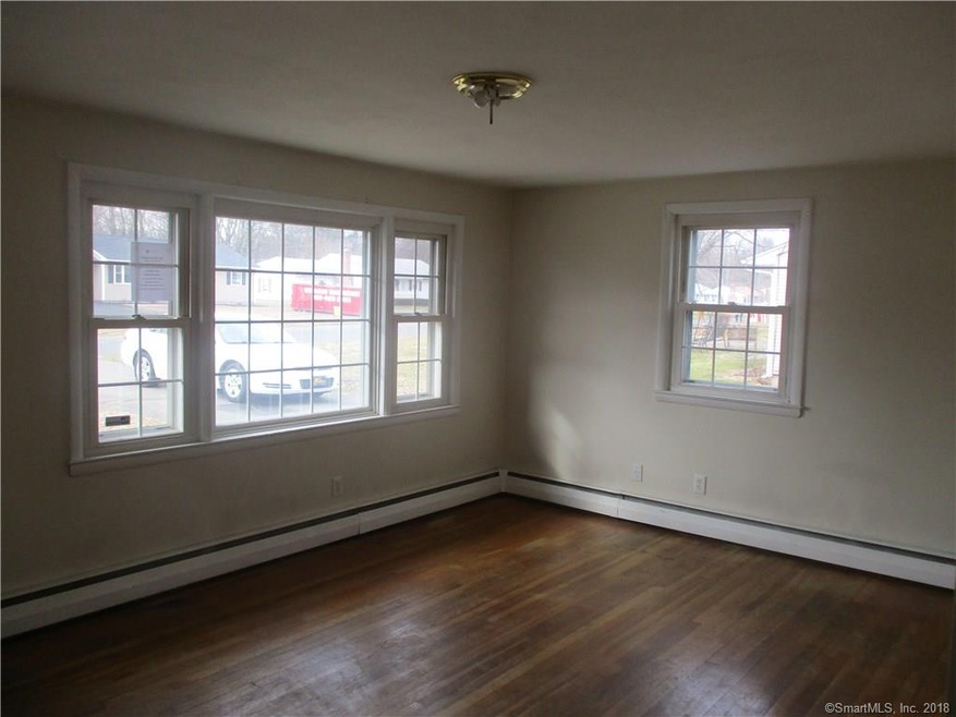 135 Belaire Cir, Windsor Locks, CT 06096 - photo 1