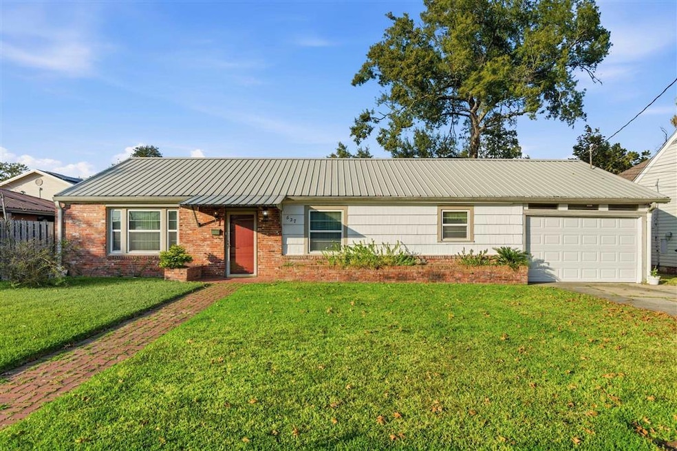 637 10th St, Lake Charles, LA 70601 - photo 1