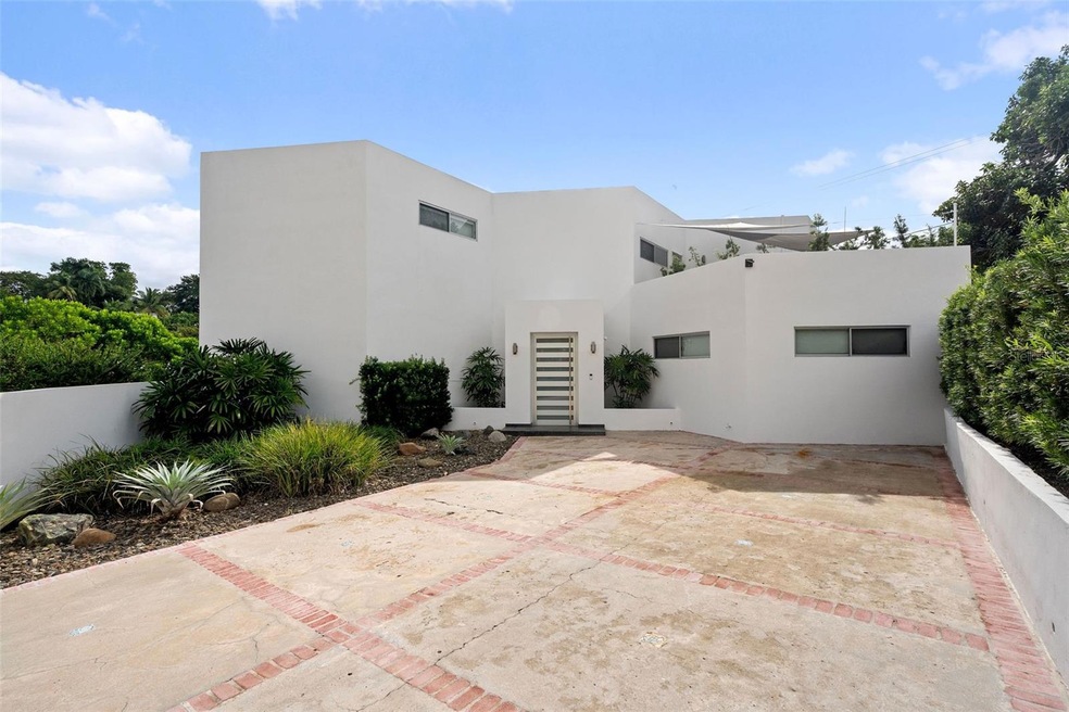 Azucena Sreet, San Juan, PR 00927 - photo 1