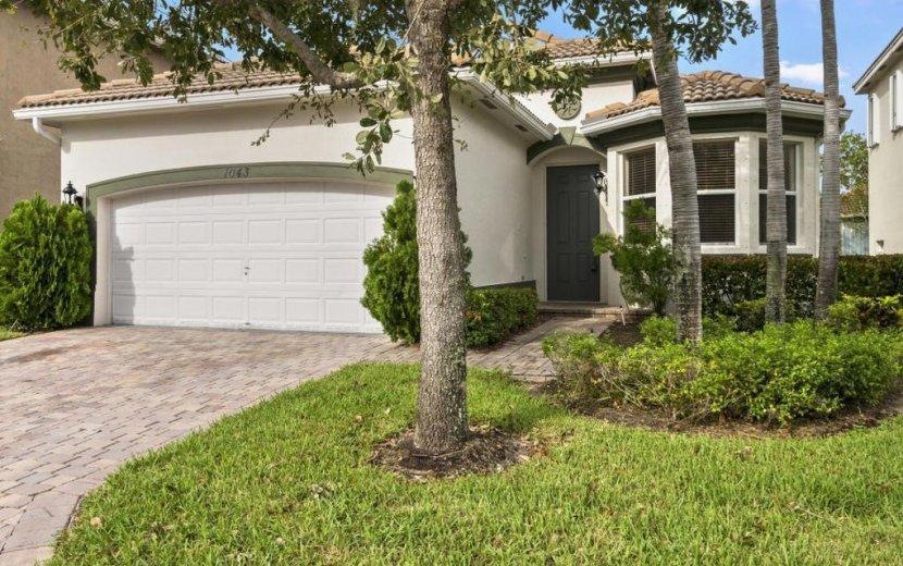 1043 Center Stone Ln, Riviera Beach, FL 33404 - photo 1