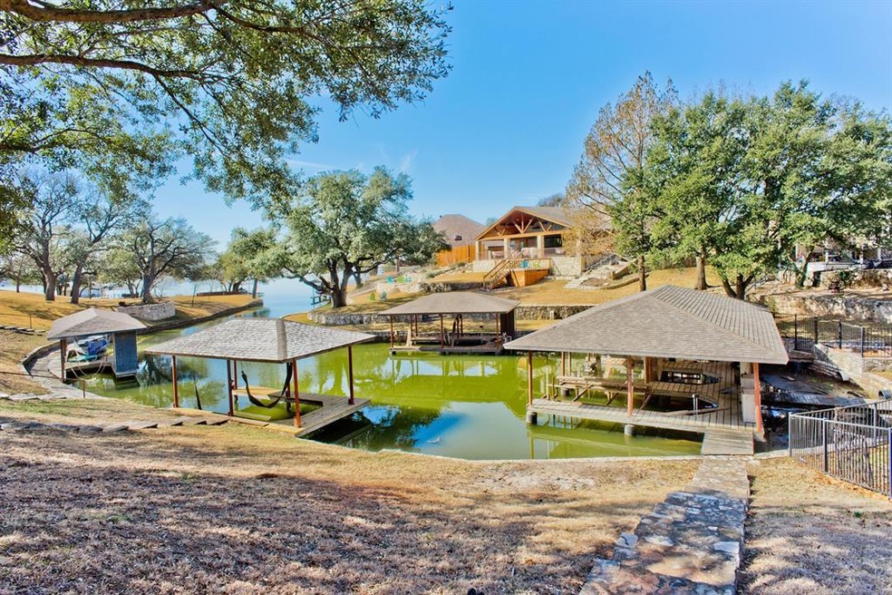 3931 Buena Vista Cir, Granbury, TX 76049 - photo 1