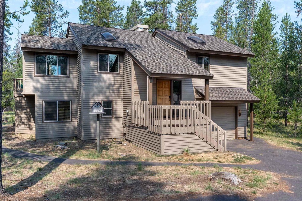 17660 Rogue Ln, Sunriver, OR 97707 - photo 1