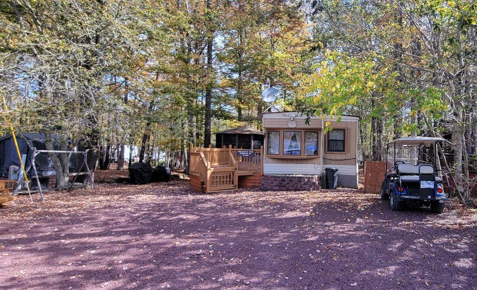 S8-787 Bluebird Dr unit S8-787, Eagle Lake, PA 18424 - photo 1