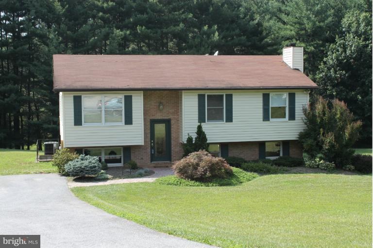 7002 Sheldon Ln, Sykesville, MD 21784 - photo 1