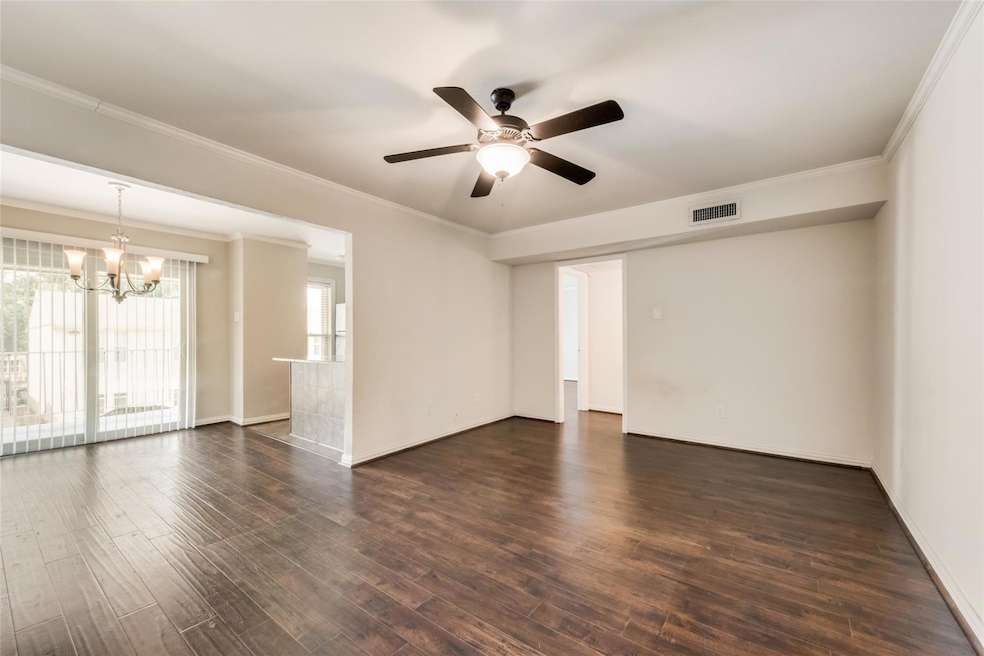 Bright and inviting second story unit