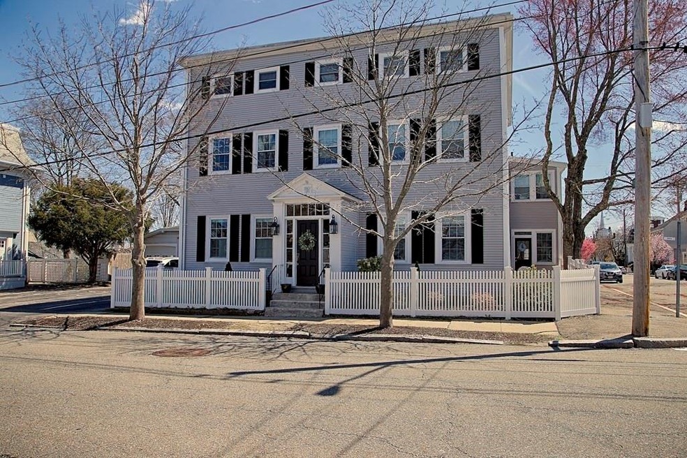 39 Bromfield St unit B, Newburyport, MA 01950 - photo 1