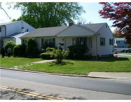 210 Gentian Ave, Providence, RI 02908 - photo 1