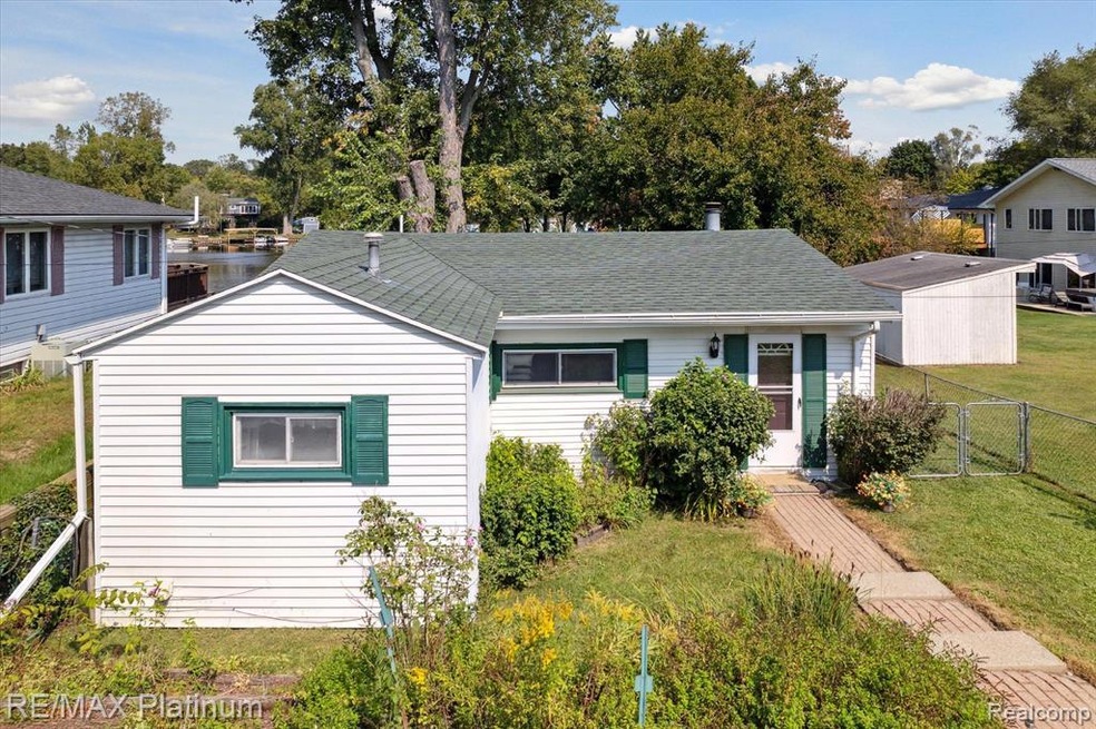 Welcome Home to your lake house!