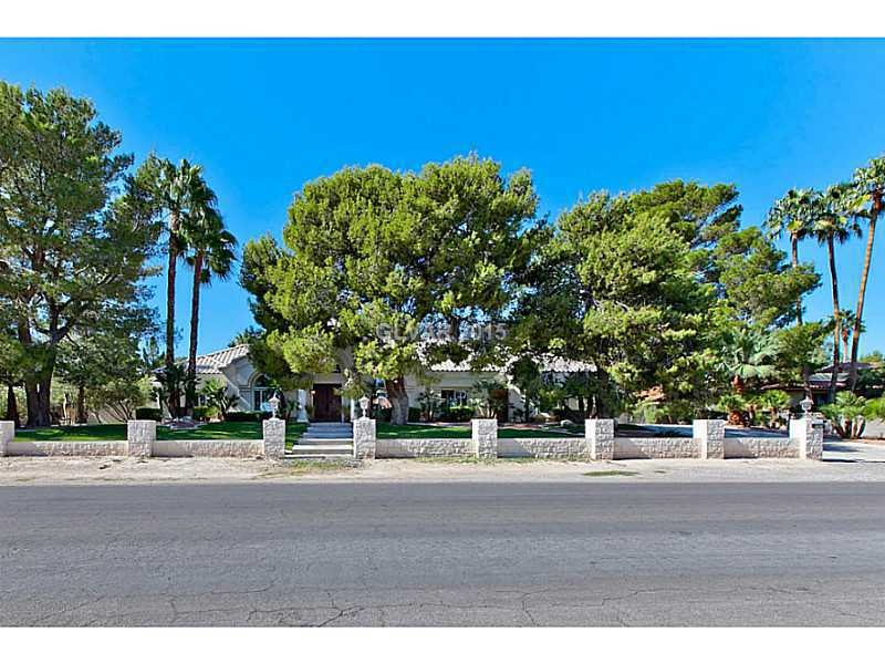 Property Photo. Beautiful Single Story set on a Fu