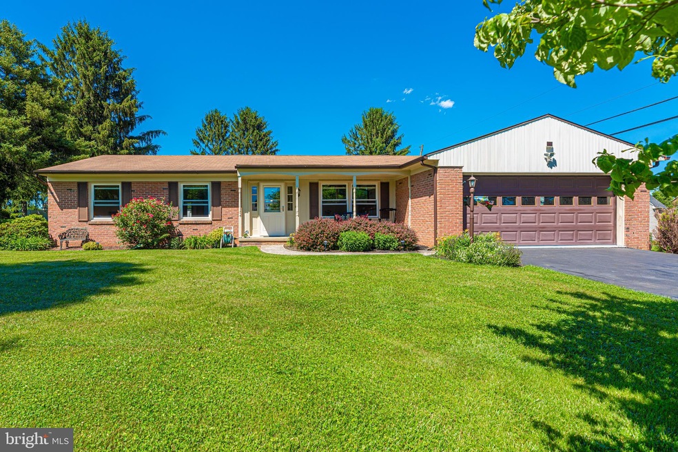 19222 Woodhaven Dr, Hagerstown, MD 21742 - photo 1