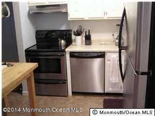 913 Wellington Place unit 913, Matawan, NJ 07747 - photo 1