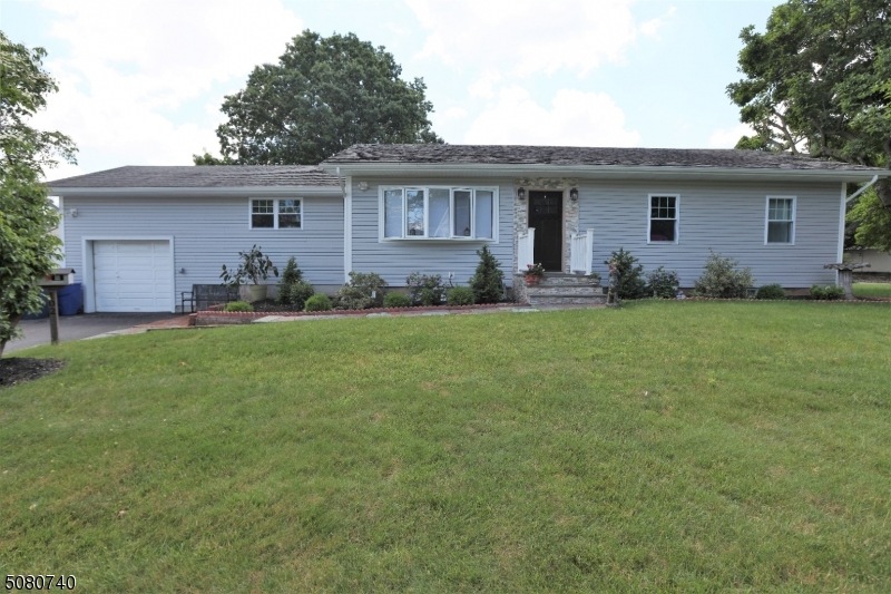 102 Lefferts Ln, Clark, NJ 07066 - photo 1