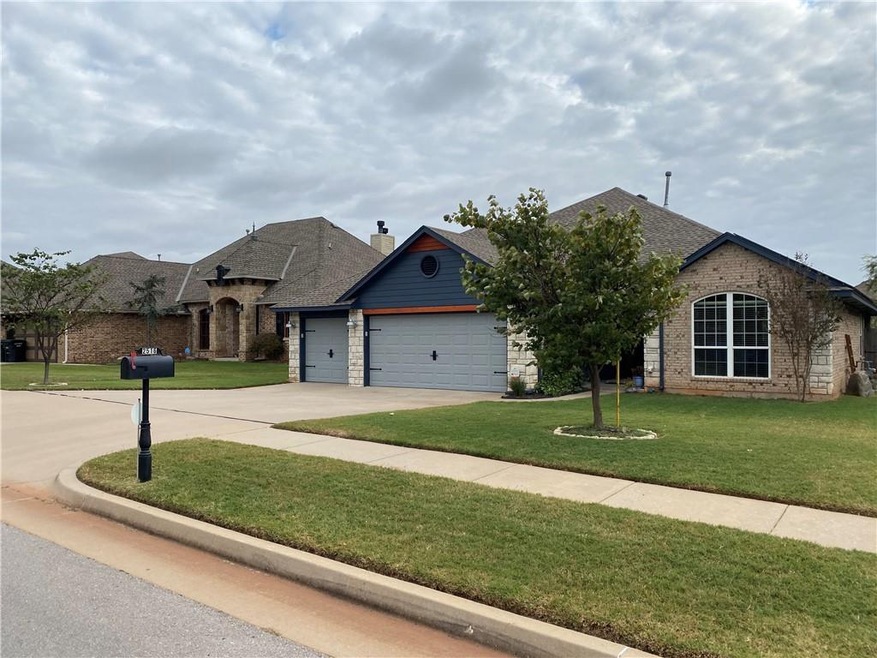 2516 SE 11th St, Moore, OK 73160 - photo 1