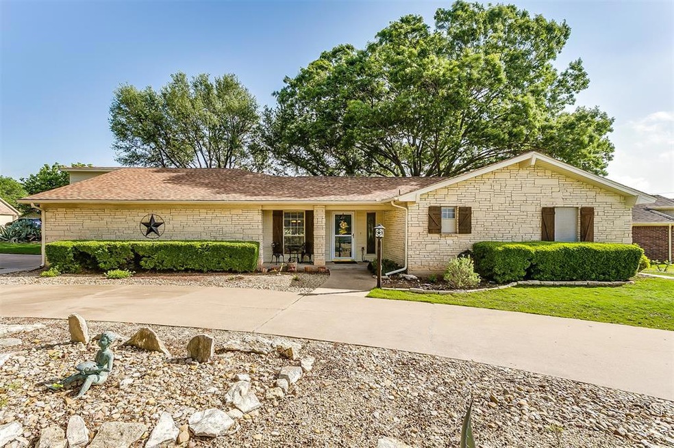 5614 Cuero Dr, Granbury, TX 76049 - photo 1