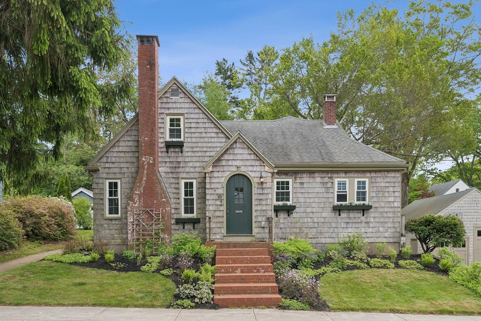 20 Elmwood Rd, Cape Elizabeth, ME 04107 - photo 1