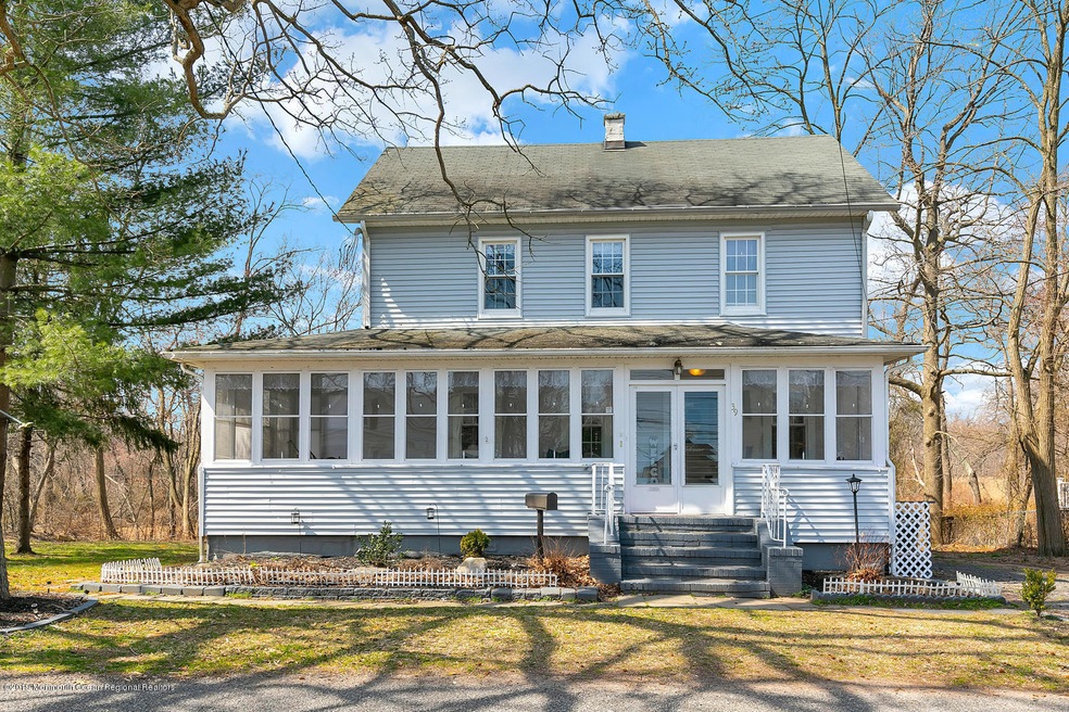 798 Clinton Pl Belford NJ-large-022-22-1