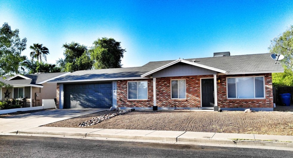 1544 E Hilton Ave 01 - Front