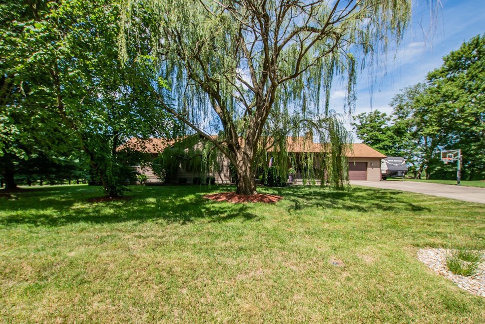 2209 Hillcrest St, Harrisburg, IL 62946 - photo 1