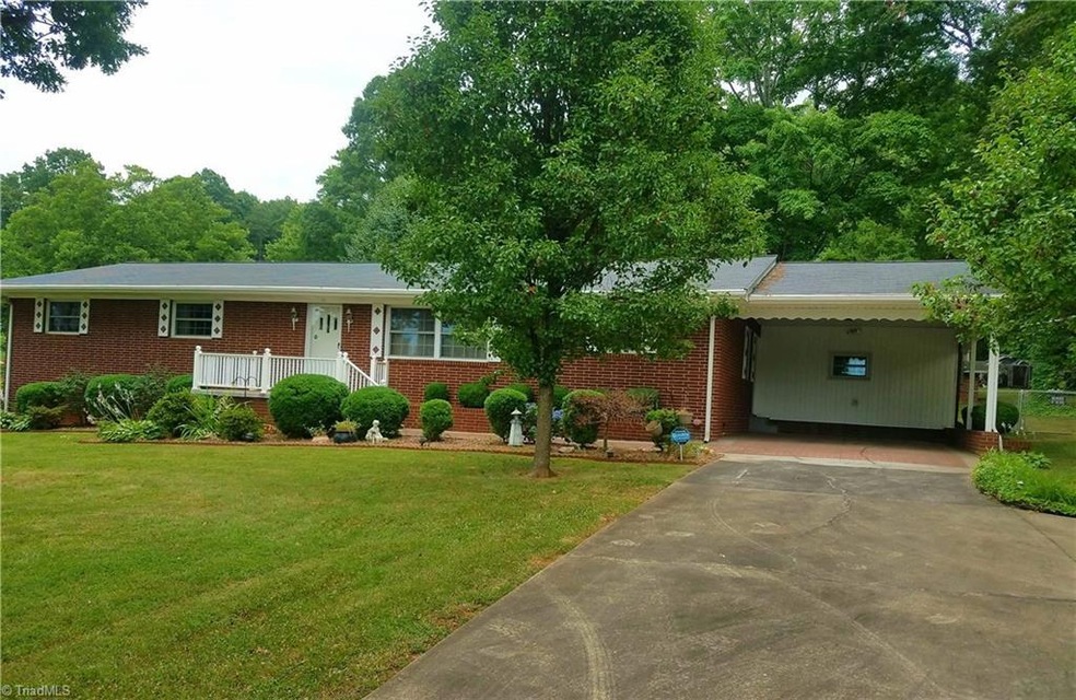 110 Roosevelt Rd, Asheboro, NC 27205 - photo 1