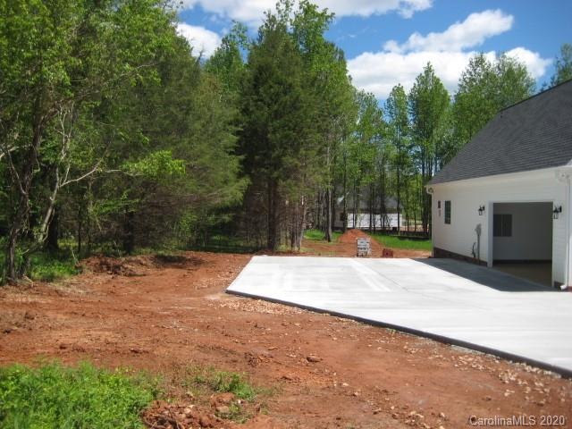 2561 Moon Creek Ln, Clover, SC 29710 - photo 1