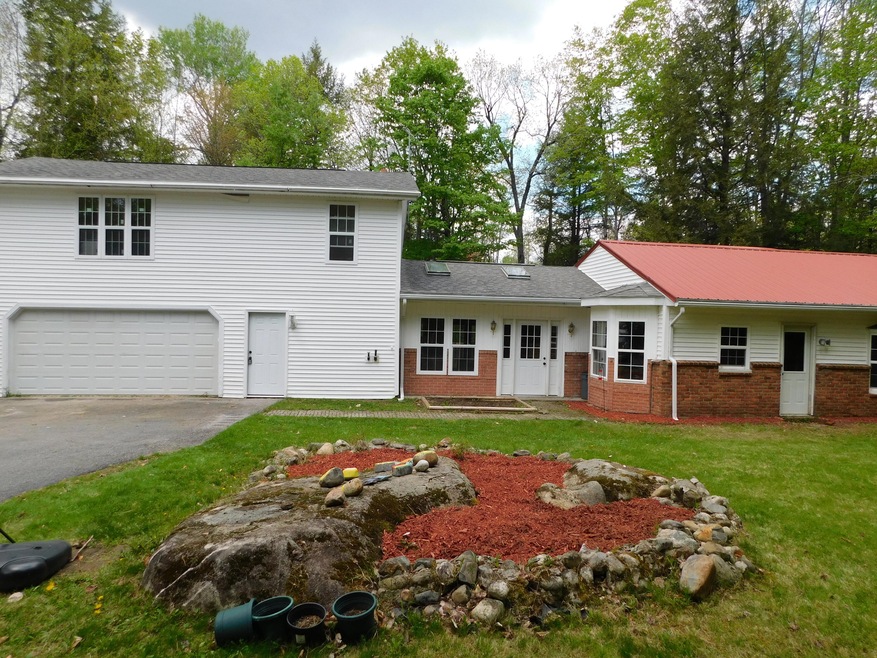 134 Martin Stream Rd, Fairfield, ME 04937 - photo 1