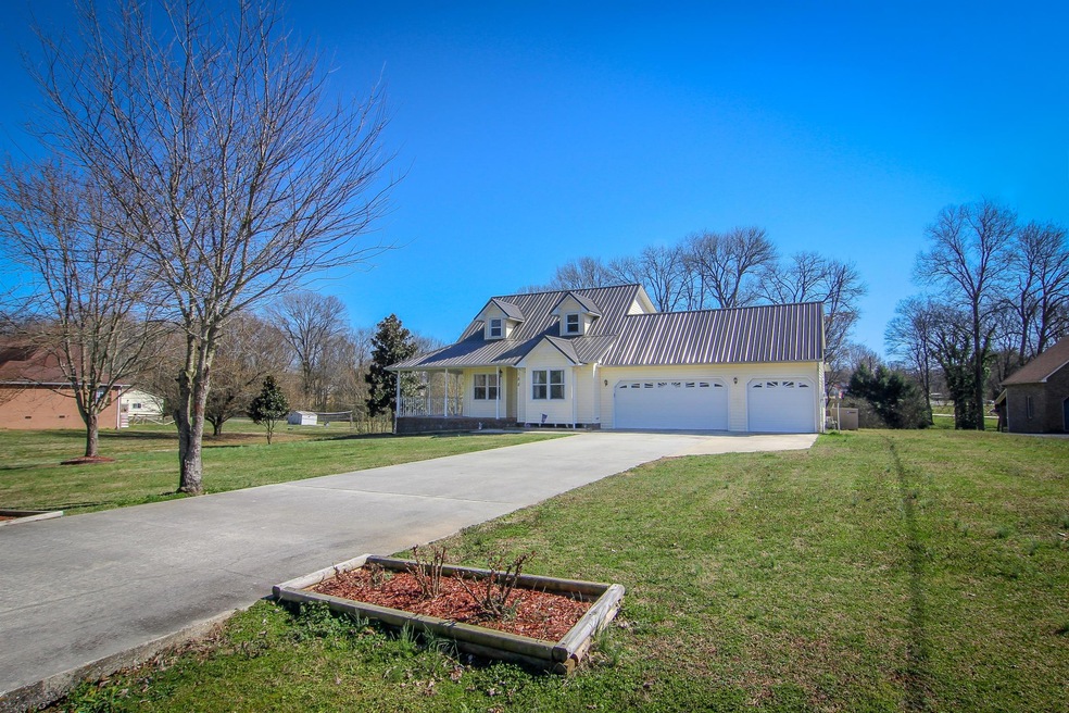 Welcome to 122 Edgefield Dr. Manchester, TN 37355