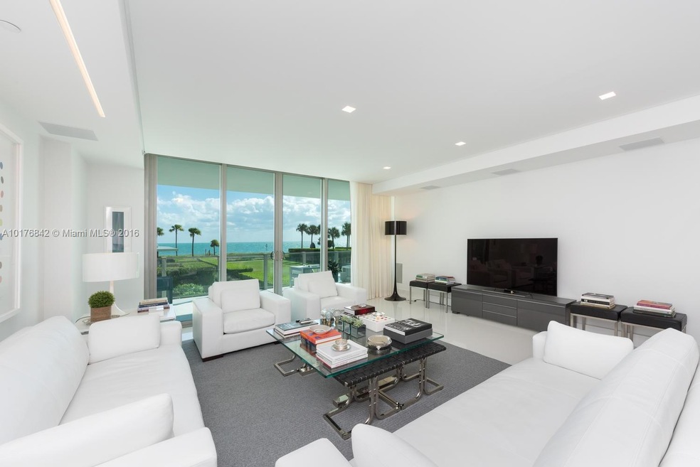 SPECTACULAR DIRECT OCEAN VIEW FROM ALL THE APARTME