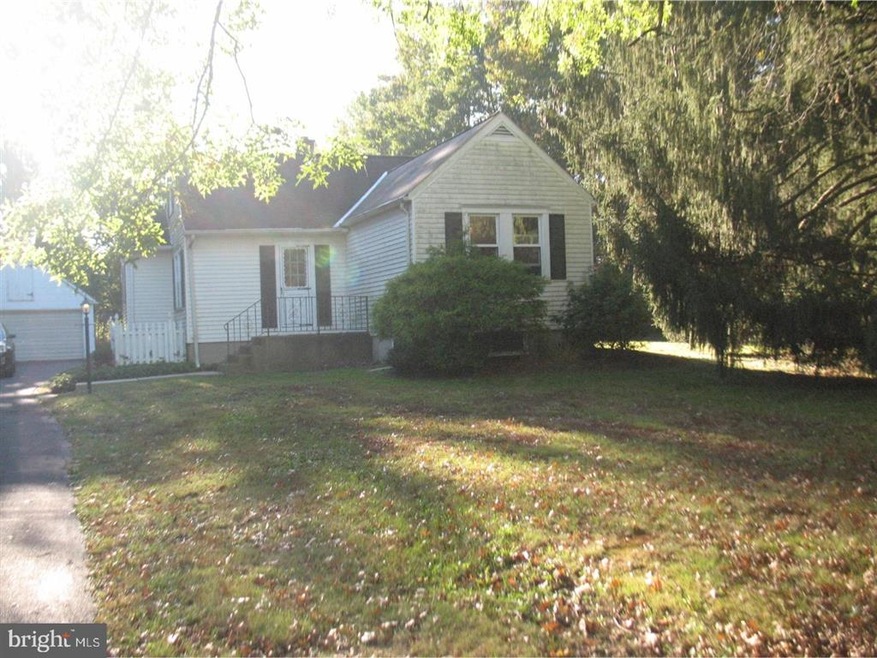 2217 W Walnut St, Colmar, PA 18915 - photo 1