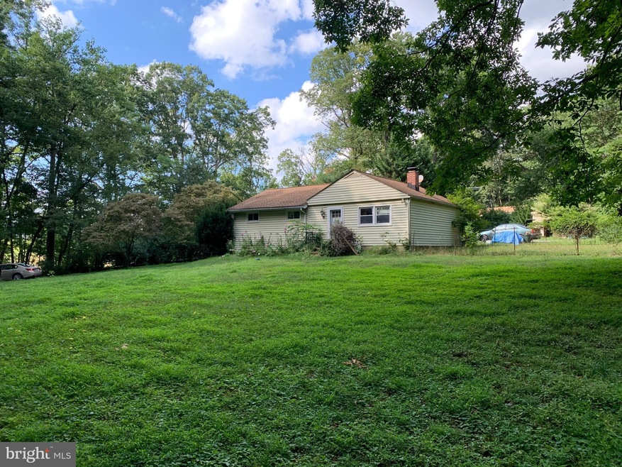 922 Buckhorn Rd, Sykesville, MD 21784 - photo 1