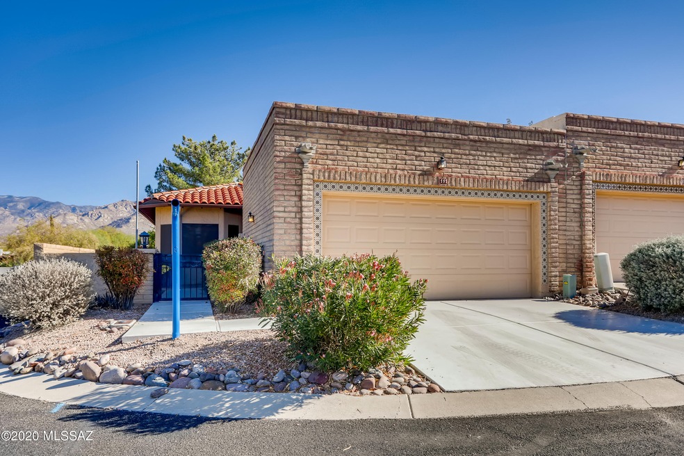 197 E Crooked Stick Dr, Tucson, AZ 85737 - photo 1