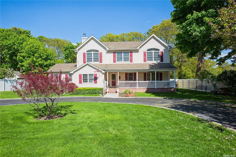 147 Washington Ave, Holtsville, NY 11742 - photo 1