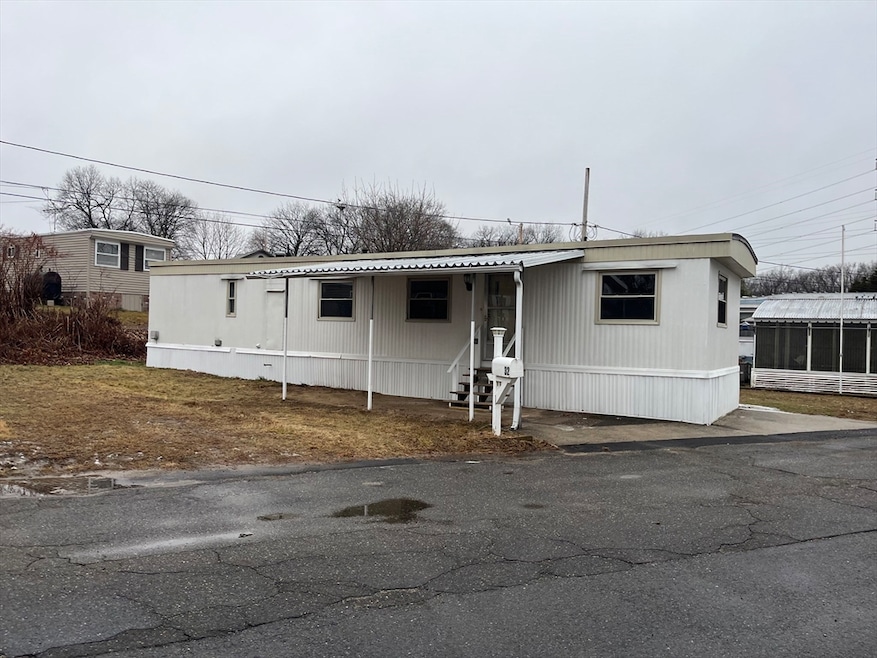 32 Mockingbird Dr, Chicopee, MA 01020 - photo 1