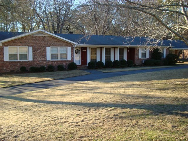 1424 Lake Valley Rd, Macon, GA 31210 - photo 1