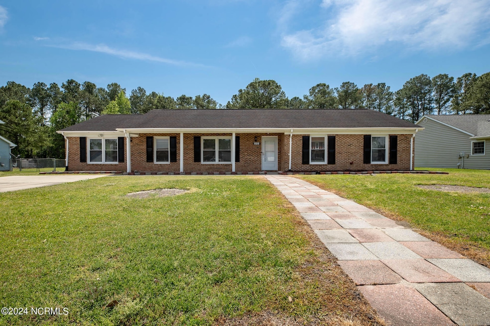 107 Old Post Ct, Jacksonville, NC 28546 - photo 1