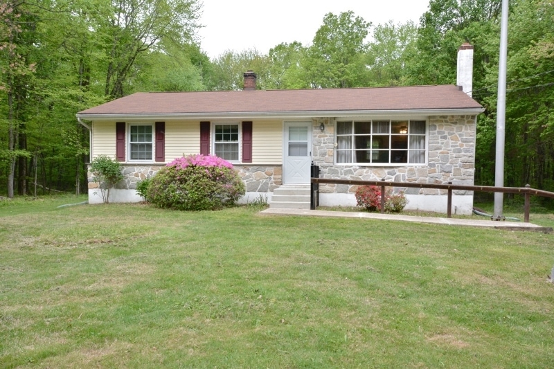 39 Rake Rd, Flemington, NJ 08822 - photo 1