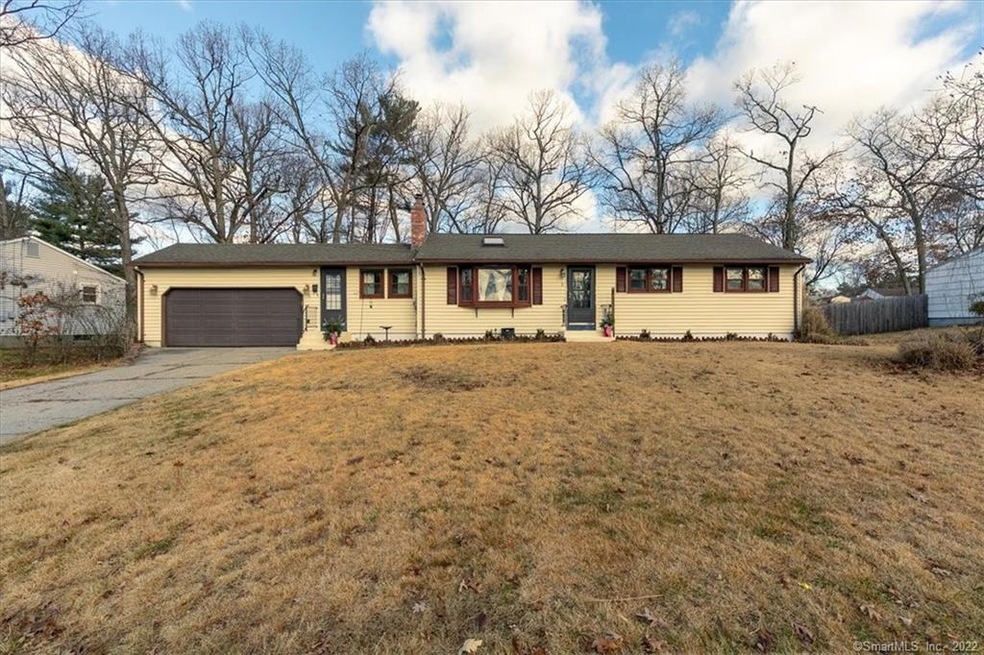 6 Debra St, Enfield, CT 06082 - photo 1