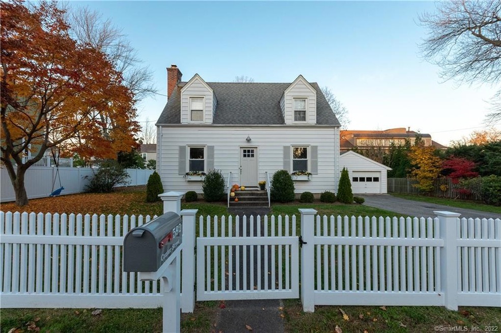 592 Center St, Southport, CT 06890 - photo 1