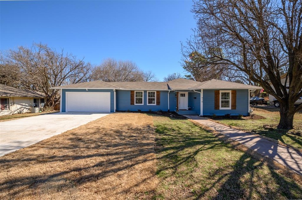 918 Hillcrest St, Denton, TX 76201 - photo 1