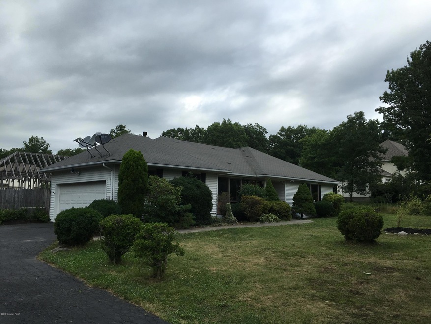 205 Wyndham Dr, Cresco, PA 18326 - photo 1