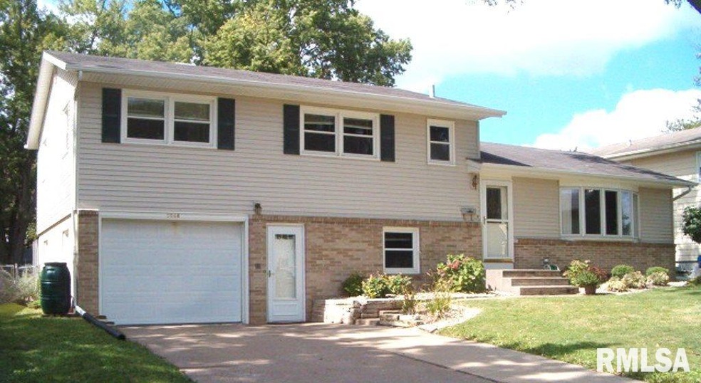 2644 N Fillmore St, Davenport, IA 52804 - photo 1