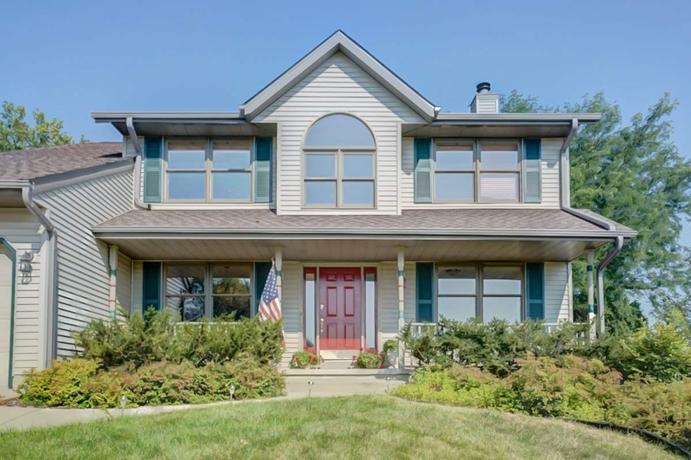 981 Autumn Woods Ln, Oregon, WI 53575 - photo 1