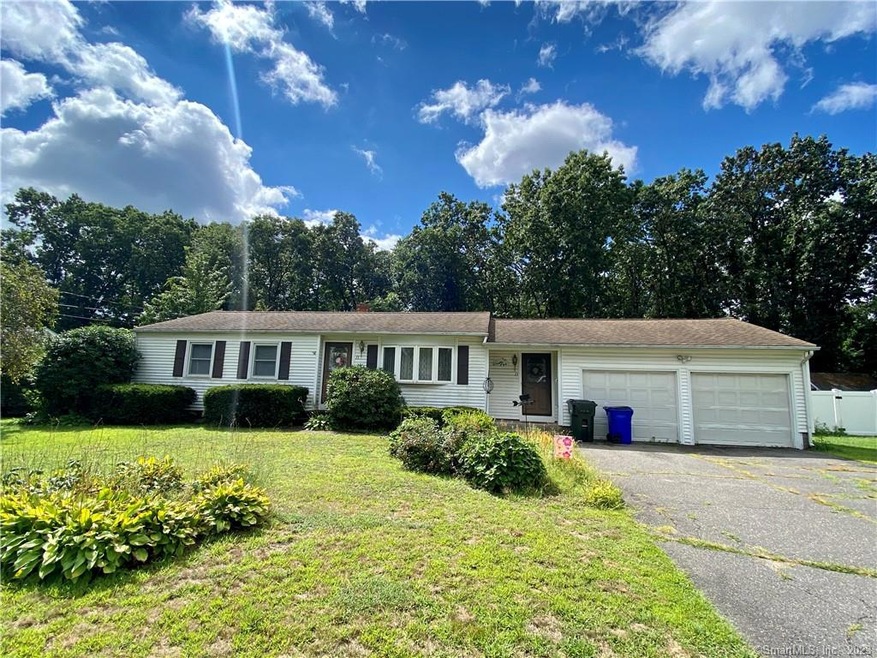 11 Deborah Rd, Windsor Locks, CT 06096 - photo 1