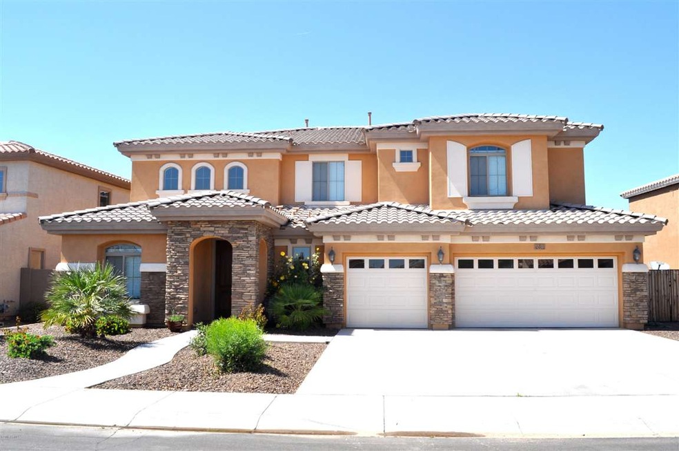 Great Curb Appeal w/Stone Accents!!