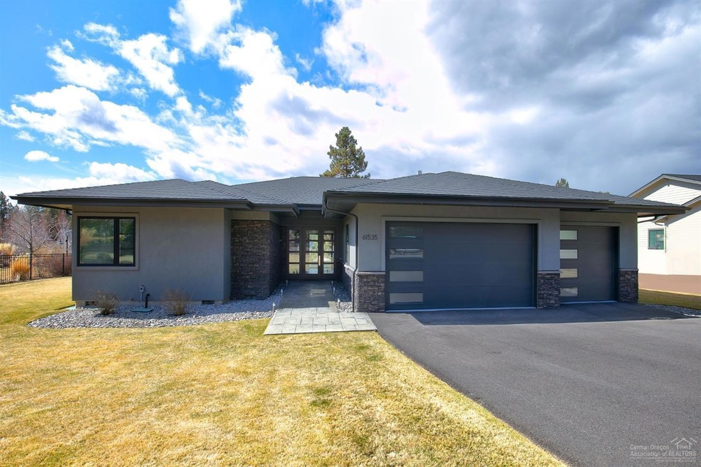 61535 SE Fargo Ln, Bend, OR 97702 - photo 1