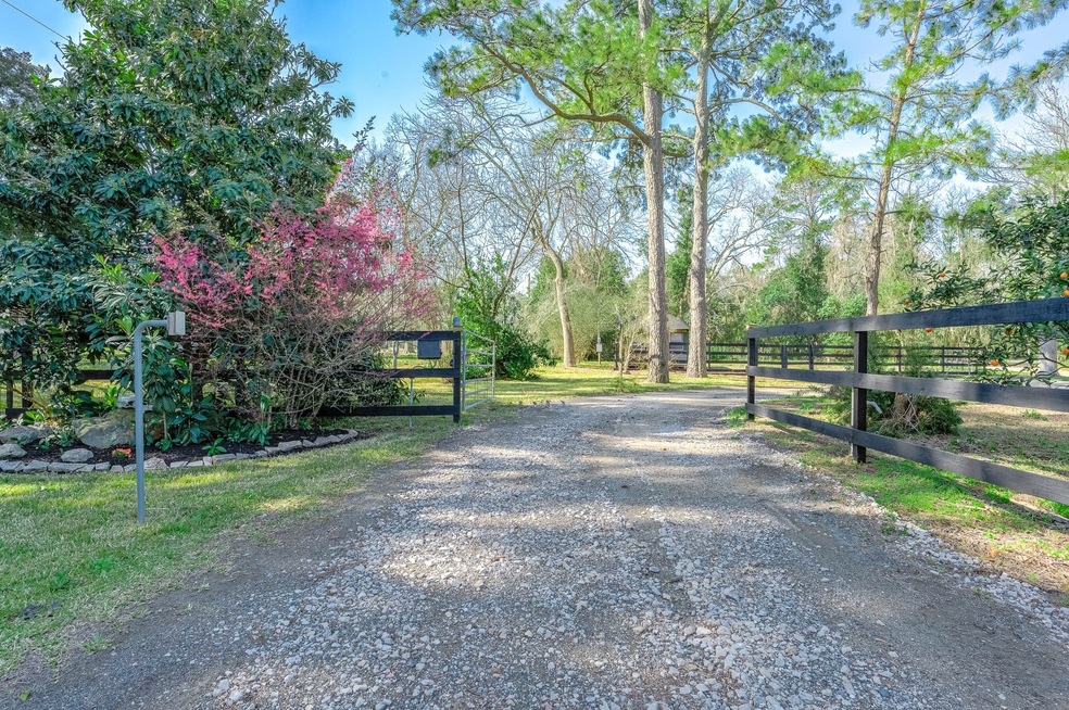 11340 County Road 190, Alvin, TX 77511 - photo 1