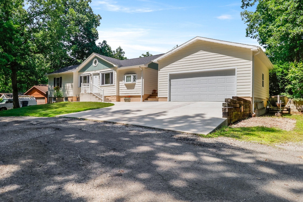 1401 Oriole Rd, Valparaiso, IN 46383 - photo 1