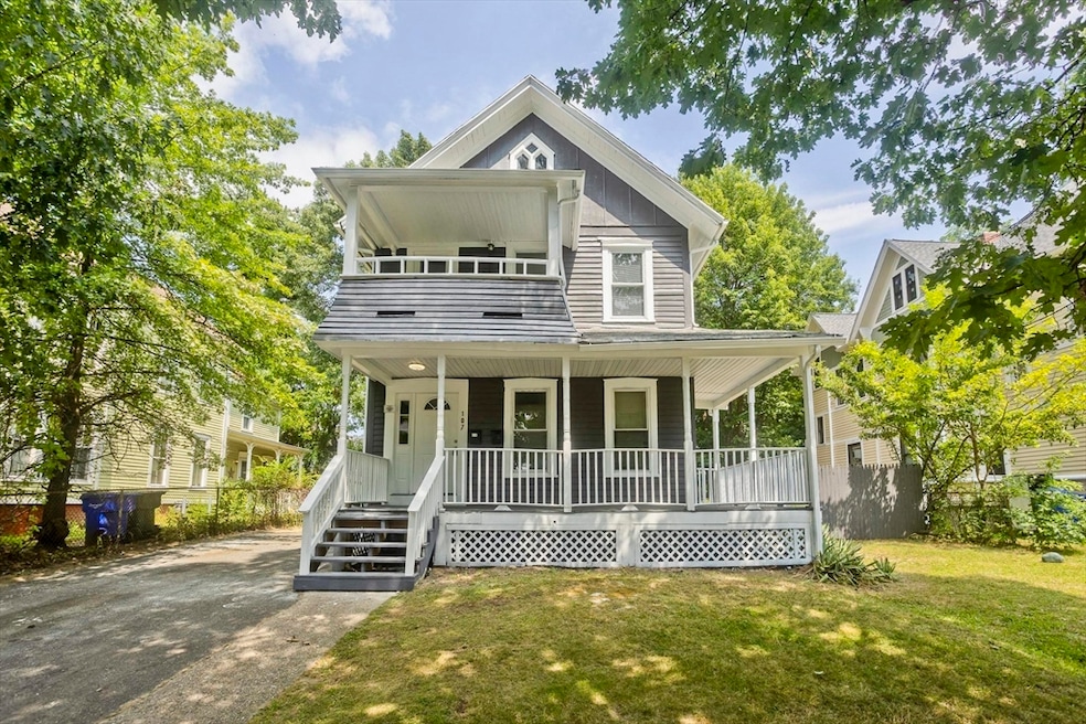 Pending $349,900 • Co-Listing Agent