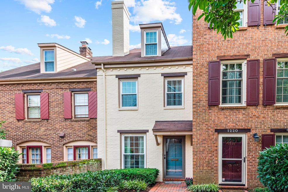 1218 Michigan Ct, Alexandria, VA 22314 - photo 1