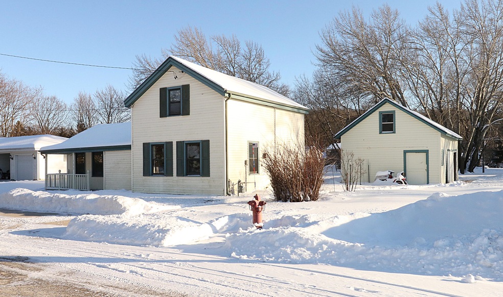 123 Young St