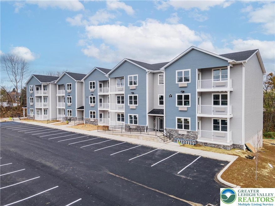 948 N Front St unit C-10, Allentown, PA 18102 - photo 1